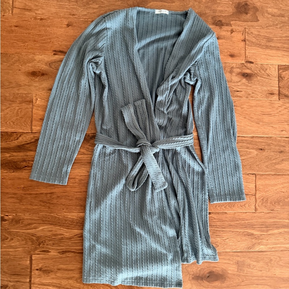 Women's Robe Set - Picture 2 of 5